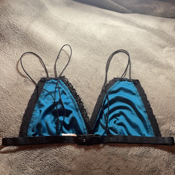 Lace and Velvet Bralette - Picture 3 of 3